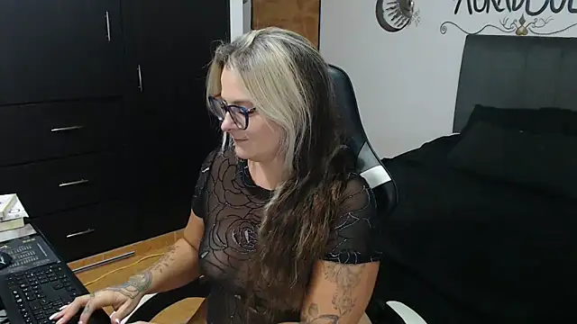 perlagoloza05 online show from November 2025 03:29:02 AM