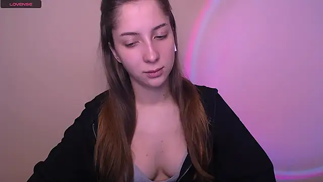 Snapshot of _OlivkaSexy chatting on November 2025 10:37:01 AM OlivkaSexy online show from November 2025 10:37:01 AM