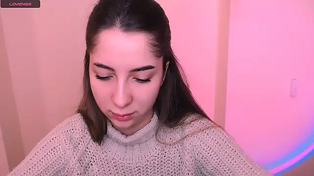 Snapshot of _OlivkaSexy chatting on December 2025 10:24:02 AM OlivkaSexy online show from December 2025 10:24:02 AM