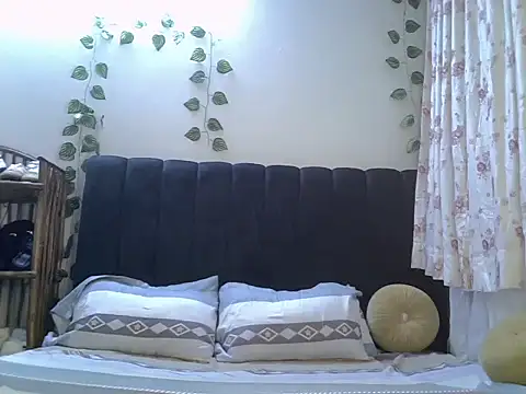 Snapshot of Midnight-tease chatting on October 2025 09:17:02 PM Midnight-tease online show from October 2025 09:17:02 PM