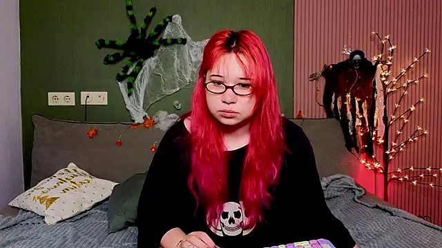 Klee Love online show from October 2025 04:15:02 AM