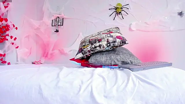 Snapshot of 2_fire chatting on October 2025 08:02:02 PM 2 fire online show from October 2025 08:02:02 PM