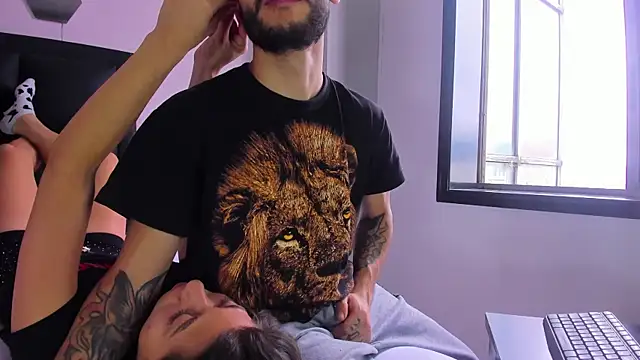 Snapshot of 2_fire chatting on December 2025 08:05:02 PM 2 fire online show from December 2025 08:05:02 PM