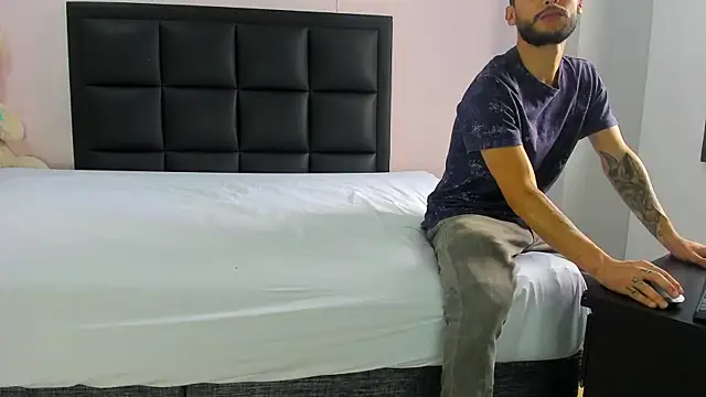 Snapshot of 2_fire chatting on December 2025 07:55:01 PM 2 fire online show from December 2025 07:55:01 PM