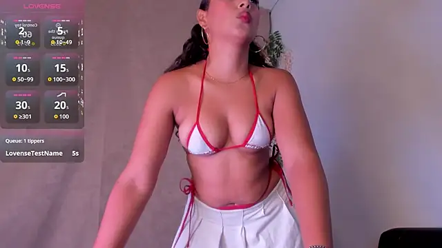 Snapshot of Alina_Chapman chatting on November 2025 01:48:01 AM Alina Chapman online show from November 2025 01:48:01 AM