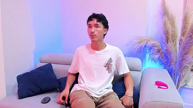 TOBIASFERRER online show from October 2025 07:48:02 PM