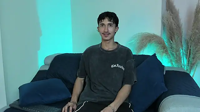 TOBIASFERRER online show from October 2025 07:52:01 PM