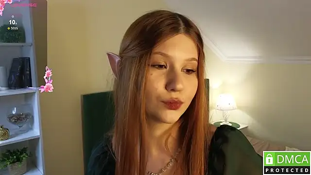 Snapshot of Eileen_Burton chatting on December 2025 06:36:02 PM Eileen Burton online show from December 2025 06:36:02 PM