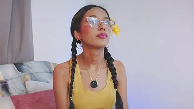 Snapshot of luna_valen chatting on October 2025 01:10:02 PM luna valen online show from October 2025 01:10:02 PM