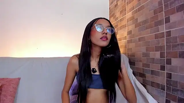 Snapshot of luna_valen chatting on October 2025 03:18:01 AM luna valen online show from October 2025 03:18:01 AM