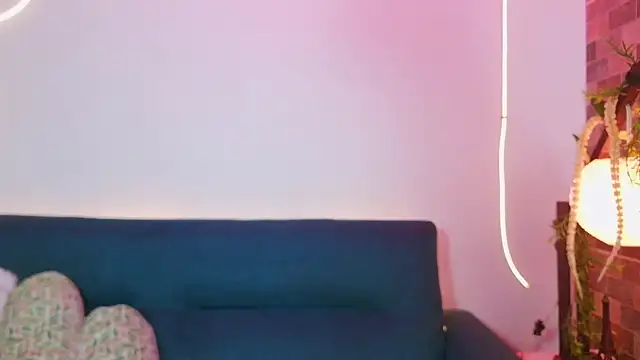 luna valen online show from March 2026 03:53:02 AM