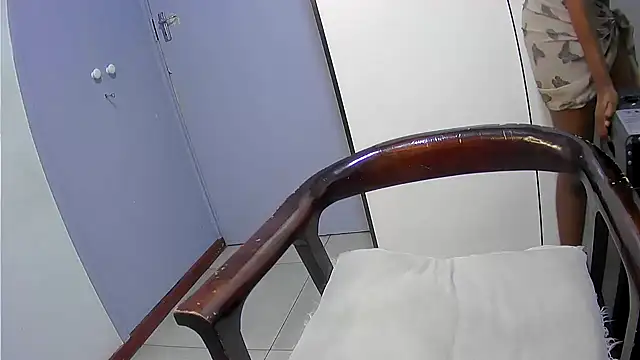 Snapshot of Pretty-C chatting on October 2025 03:40:02 AM Pretty-C online show from October 2025 03:40:02 AM