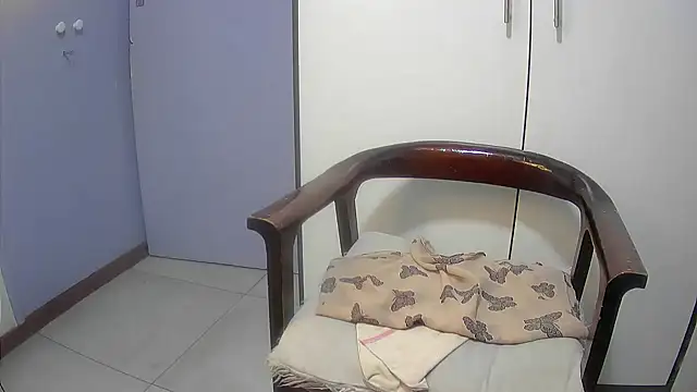 Snapshot of Pretty-C chatting on October 2025 11:37:01 PM Pretty-C online show from October 2025 11:37:01 PM