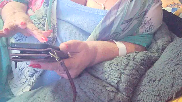 Playful MILF Demi online show from February 2026 09:56:02 AM