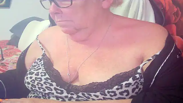 Playful MILF Demi online show from April 2026 06:16:01 PM