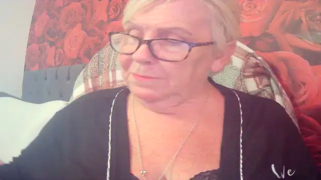 Playful MILF Demi online show from May 2026 12:01:02 PM