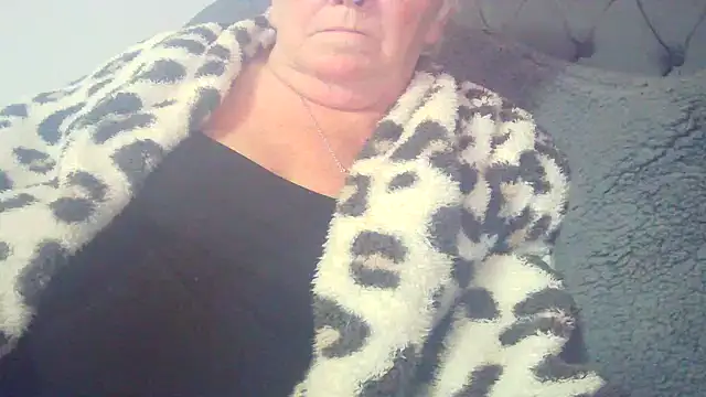Playful MILF Demi online show from May 2026 09:42:01 PM