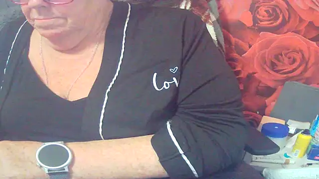Playful MILF Demi online show from May 2026 09:11:02 PM