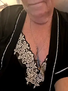 Playful MILF Demi online show from June 2026 09:57:01 PM