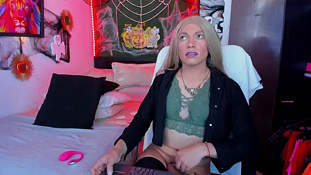 jess69jones online show from October 2025 05:01:01 PM