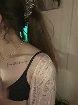 LyraEva online show from February 2026 10:11:01 PM