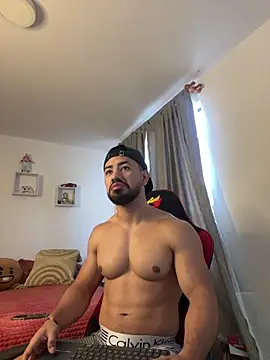 Ezzio Scolaro online show from November 2025 12:04:01 PM