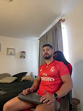 Ezzio Scolaro online show from March 2026 09:21:01 PM