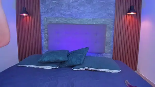 Sam Clark online show from October 2025 03:47:01 AM