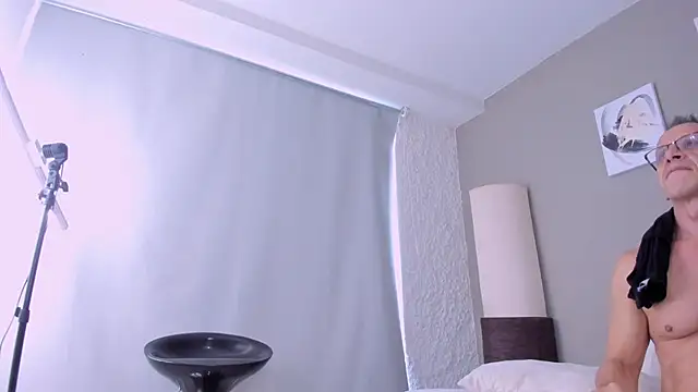  axelking  online show from October 2025 12:03:02 PM