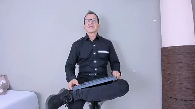  axelking  online show from November 2025 11:53:02 AM