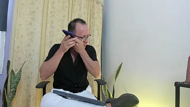  axelking  online show from April 2026 11:27:02 AM