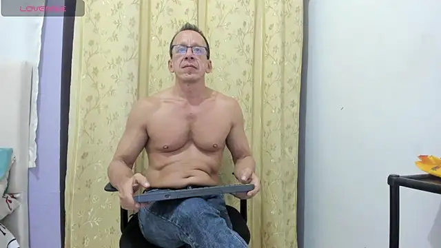 axelking  online show from May 2026 03:33:02 AM