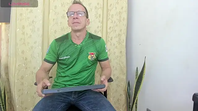 Snapshot of _axelking_ chatting on June 2026 11:40:02 AM axelking online show from June 2026 11:40:02 AM