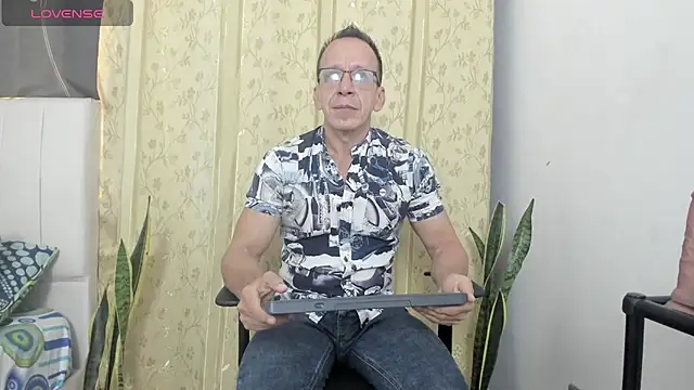 Snapshot of _axelking_ chatting on July 2026 11:48:01 AM axelking online show from July 2026 11:48:01 AM