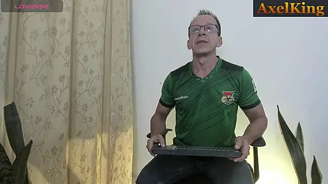 Snapshot of _axelking_ chatting on July 2026 11:38:02 AM axelking online show from July 2026 11:38:02 AM