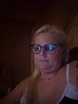 NieMaJazdyBezGwiazdy7883 online show from November 2025 07:38:01 PM