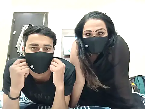 Snapshot of horny_milf_couple chatting on October 2025 01:31:02 PM horny milf couple online show from October 2025 01:31:02 PM