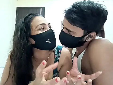 Snapshot of horny_milf_couple chatting on October 2025 04:52:01 PM horny milf couple online show from October 2025 04:52:01 PM