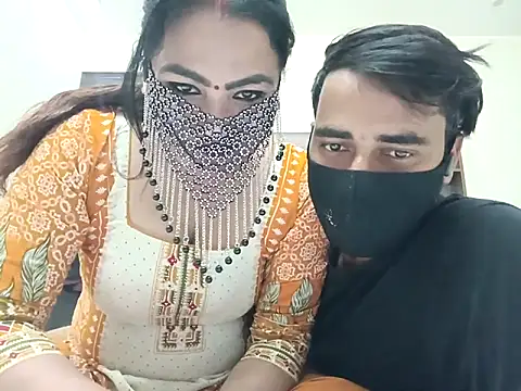 Snapshot of horny_milf_couple chatting on November 2025 06:01:02 PM horny milf couple online show from November 2025 06:01:02 PM