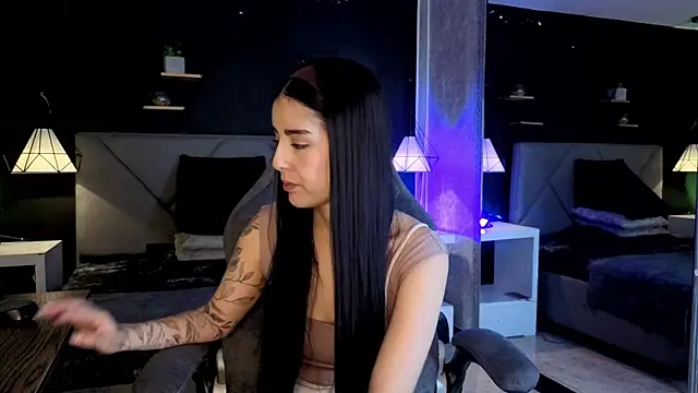 giapearl25 online show from November 2025 01:44:02 PM