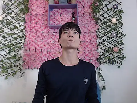 alex russo   online show from October 2025 03:40:02 AM