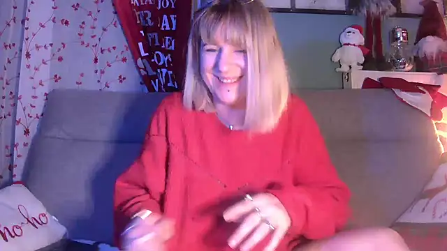 Snapshot of Delichieuse5 chatting on December 2024 11:39:02 PM Delichieuse5 online show from December 2024 11:39:02 PM