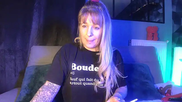 Snapshot of Delichieuse5 chatting on February 2025 08:41:02 PM Delichieuse5 online show from February 2025 08:41:02 PM