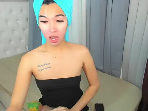 Snapshot of Yourdreamgoddess chatting on November 2025 04:38:01 PM Yourdreamgoddess online show from November 2025 04:38:01 PM