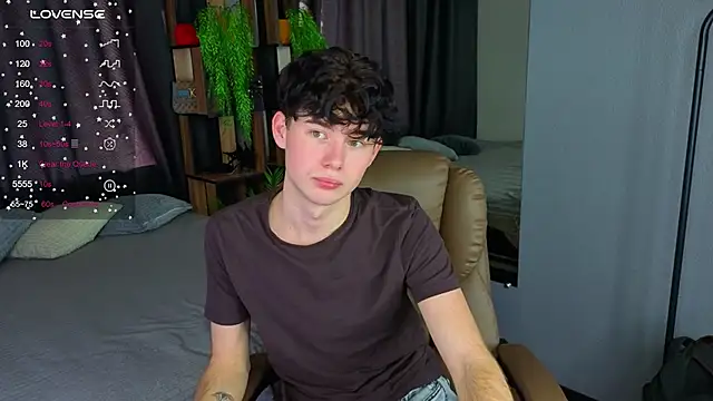 Cute Mike online show from October 2025 07:00:02 AM