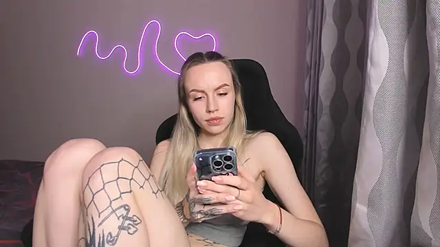 hello kittyyk online show from May 2026 11:10:01 PM