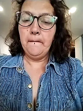 -saraqueen- online show from October 2025 01:45:02 PM