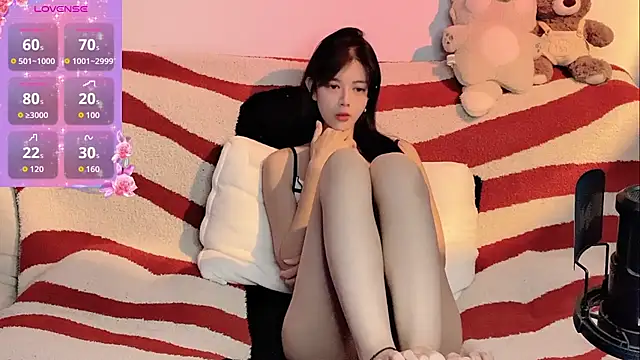 Snapshot of Nuomio chatting on February 2026 05:07:02 PM Nuomio online show from February 2026 05:07:02 PM