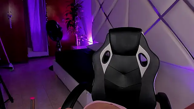 Lia Kitten online show from October 2025 03:04:02 AM