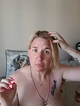 LaceyWestxx online show from May 2026 05:41:02 PM